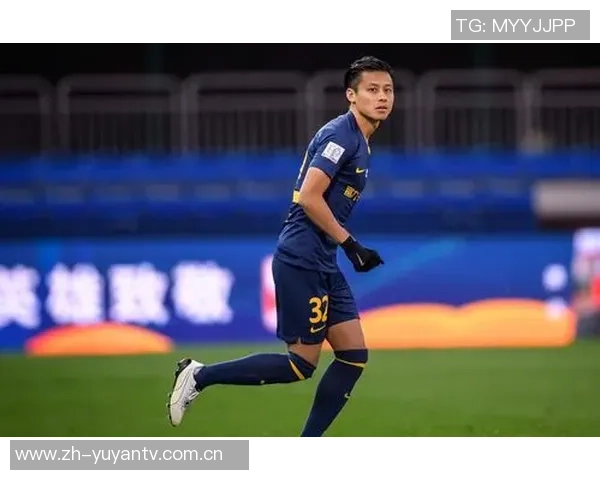 足球明星陈志钊的辉煌历程与对中国足球的深远影响探讨 足球明星陈志钊的辉煌历程与对中国足球的深远影响探讨